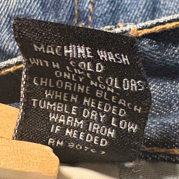 Victoria Secrets London Jean Button Fly Distressed Denim Shorts - Picture 8 of 8